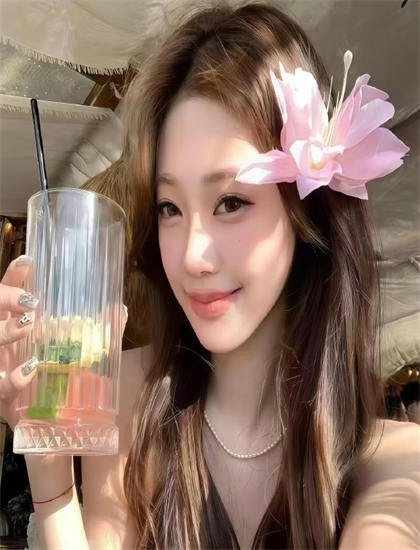 自拍杆_乘风破浪的姐姐影视图鉴_97国产自在现线拍